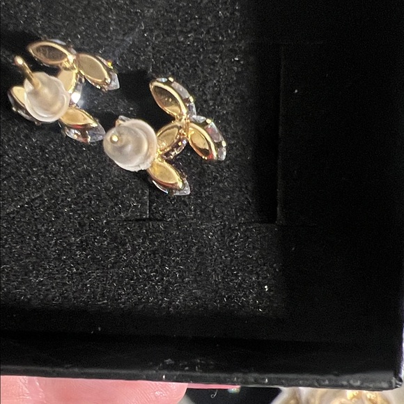 Crystal Marquise Cluster Stud Earrings - White - Picture 2 of 3